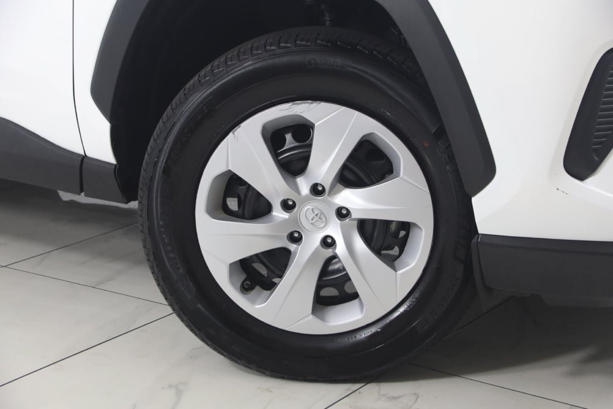 Used 2025 Toyota RAV4 LE AWD/4WD image 13