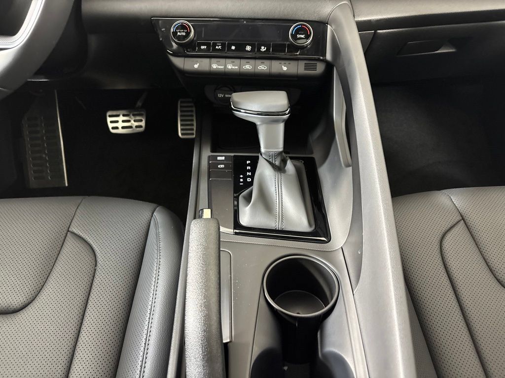 New 2026 Hyundai Elantra SEL Sport FWD image 24