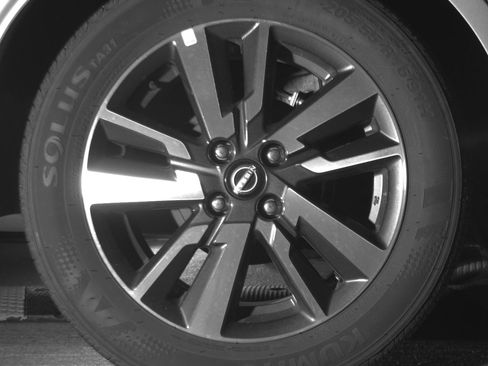 Used 2025 Nissan Versa SV image 15