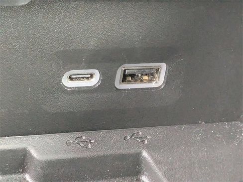 Used 2025 GMC Yukon Denali image 23