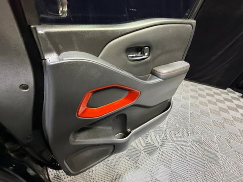 Certified 2022 Nissan Frontier Pro-X w/ Technology Package image 16