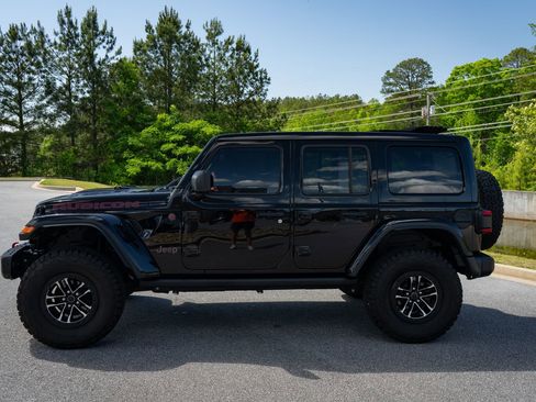 Used 2024 Jeep Wrangler Unlimited Rubicon AWD/4WD image 5