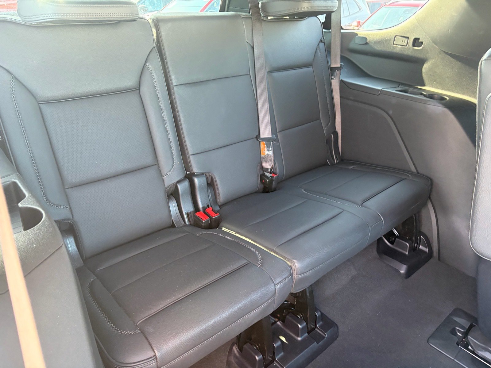 Used 2025 GMC Yukon Denali RWD image 33
