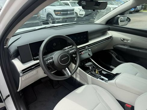Used 2026 Hyundai Tucson SEL FWD image 3
