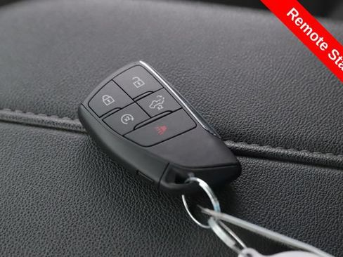 Used 2025 GMC Sierra 1500 Elevation AWD/4WD image 3