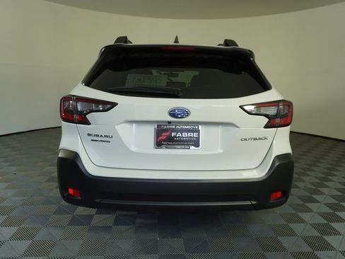 Used 2025 Subaru Outback Premium image 6