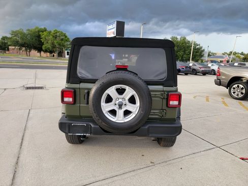 Used 2023 Jeep Wrangler Unlimited Sport AWD/4WD image 4