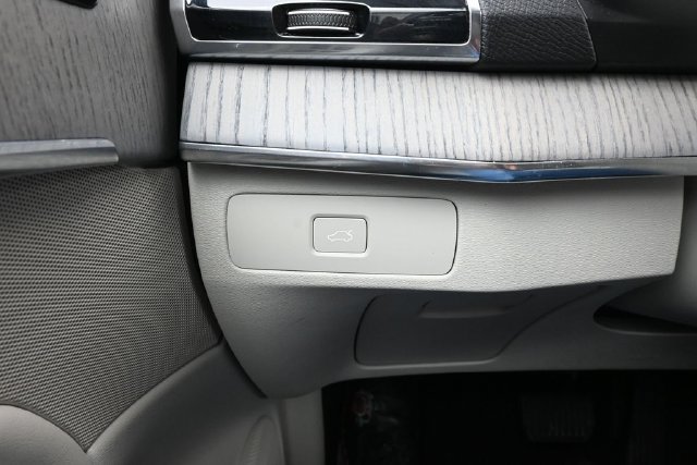 Used 2025 Volvo XC90 B5 Plus w/ Protection Package Premier AWD/4WD image 27