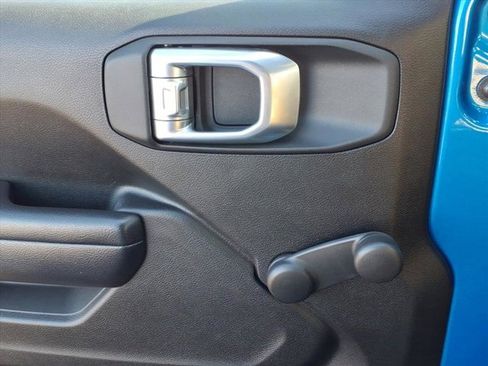 Used 2021 Jeep Wrangler Sport image 23