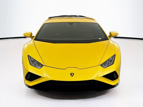 Used 2020 Lamborghini Huracan EVO RWD image 2