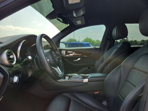Used 2020 Mercedes-Benz GLC 300 w/ Premium Package image 15