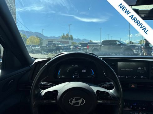 Used 2025 Hyundai Elantra Sport FWD image 20