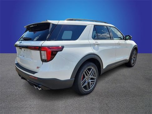 New 2025 Ford Explorer ST image 3
