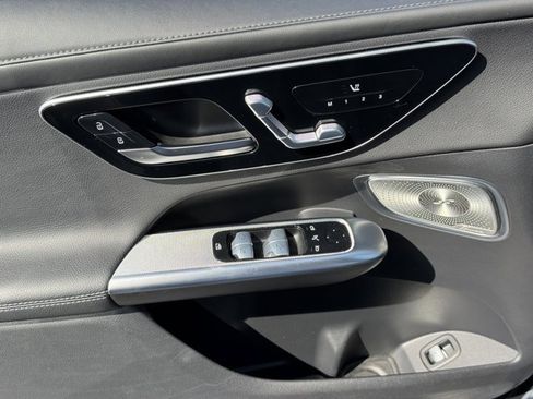 Used 2023 Mercedes-Benz GLC 300 4MATIC image 19