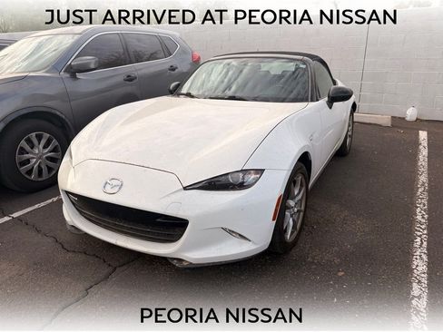 Used 2016 MAZDA MX-5 Miata Sport RWD image 1