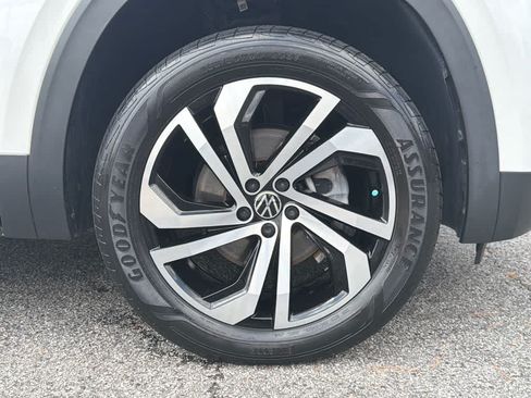 Used 2023 Volkswagen Atlas Cross Sport SEL AWD/4WD image 12