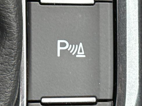 Certified 2024 Volkswagen Tiguan SE R-Line image 38