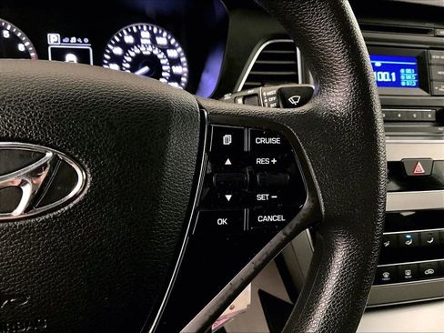 Used 2015 Hyundai Sonata SE image 18