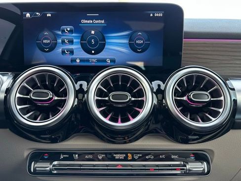 Used 2026 Mercedes-Benz GLB 250 4MATIC image 23