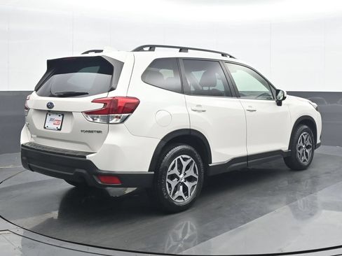 Used 2023 Subaru Forester Premium AWD/4WD image 6