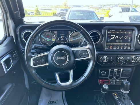 Used 2023 Jeep Wrangler Unlimited Rubicon 4xe w/ Cold Weather Group AWD/4WD image 11