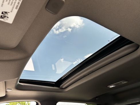 Used 2025 Chevrolet Silverado 1500 LT Trail Boss w/ Convenience Package II AWD/4WD image 30