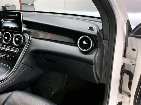 Used 2019 Mercedes-Benz GLC 300 4MATIC image 18