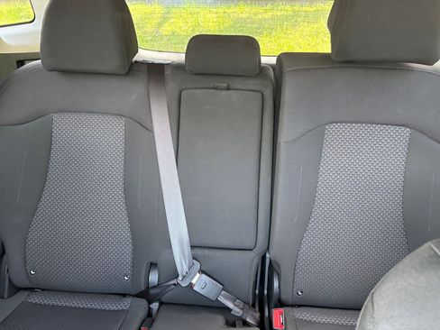 Used 2025 Kia Sportage LX image 37