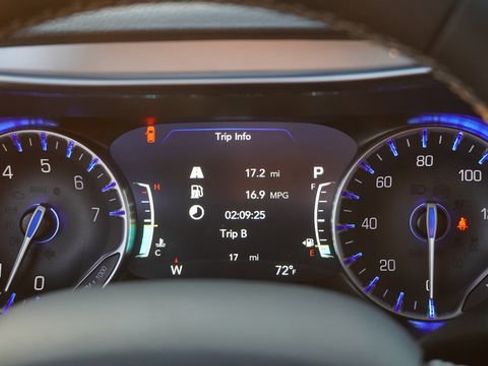 New 2026 Chrysler Pacifica Limited w/ Uconnect Theater Family Group image 32