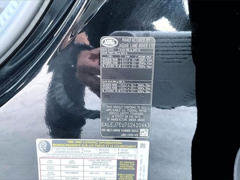 Used 2025 Land Rover Defender 110 S image 17