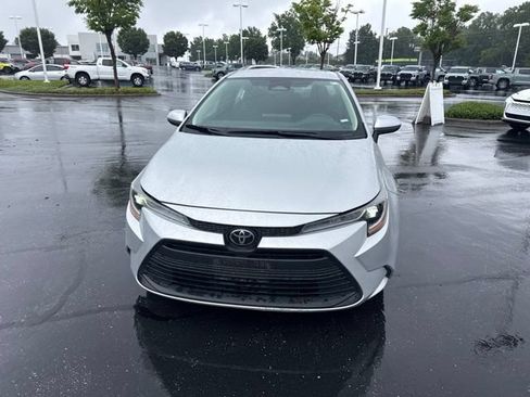 Used 2024 Toyota Corolla LE FWD image 2