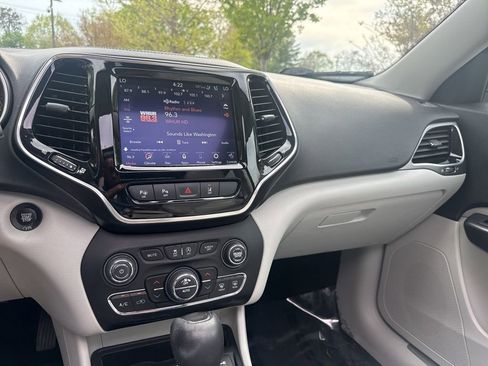 Used 2021 Jeep Cherokee Limited w/ Elite Package AWD/4WD image 19