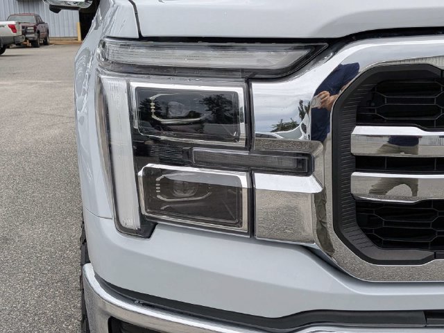 Used 2025 Ford F150 Lariat w/ Equipment Group 502A High AWD/4WD image 12