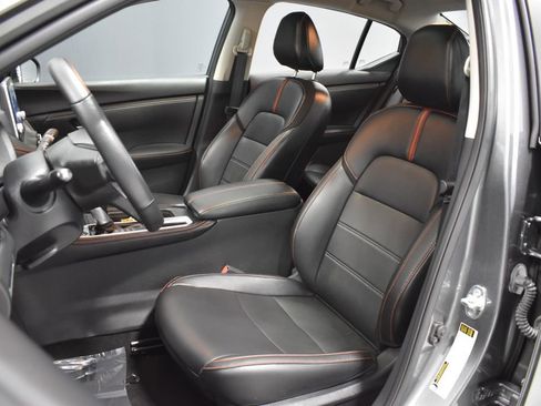 Certified 2024 Nissan Sentra SR w/ SR Premium Package FWD image 5