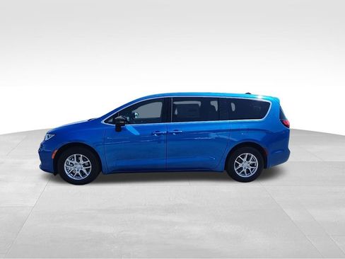 New 2026 Chrysler Pacifica Select FWD image 14