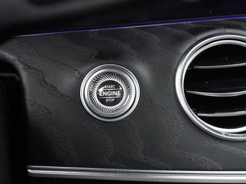 Used 2022 Mercedes-Benz E 450 4MATIC Sedan image 48