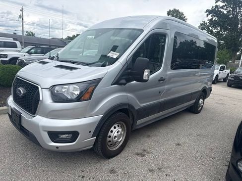 Used 2024 Ford Transit 350 XLT AWD/4WD image 3