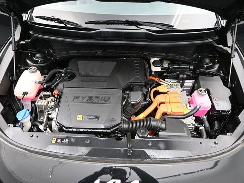 Used 2023 Kia Niro SX image 15