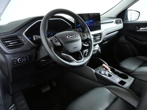 Certified 2025 Ford Escape Platinum AWD/4WD image 16