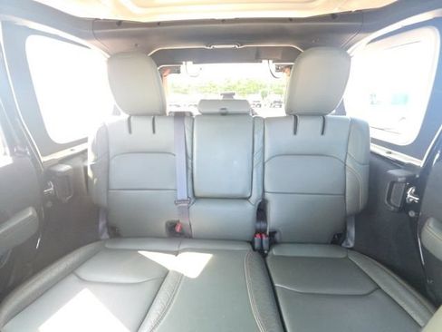 Used 2024 Jeep Wrangler High Altitude AWD/4WD image 30