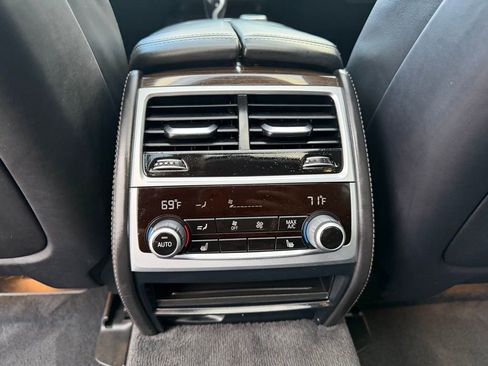 Used 2020 BMW 750i xDrive w/ Cold Weather Package image 23