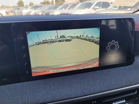 New 2025 Nissan Kicks SV image 9