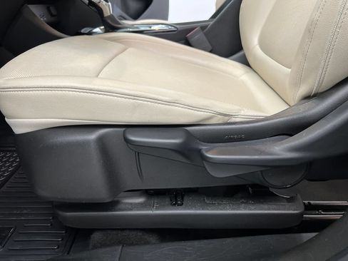 Used 2024 Buick Encore GX Sport Touring FWD image 13