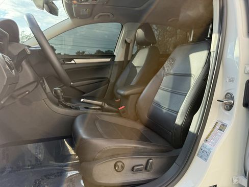 Used 2022 Volkswagen Passat 2.0T SE image 20