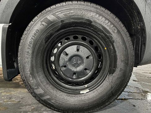 Used 2024 Mercedes-Benz Sprinter 2500 image 9