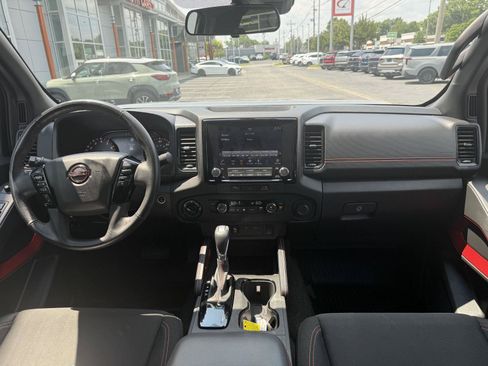 Used 2024 Nissan Frontier PRO-4X w/ Technology Package AWD/4WD image 31