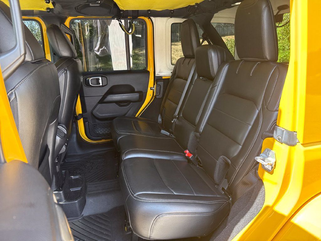 Used 2019 Jeep Wrangler Unlimited Sahara w/ Uconnect 4C Nav & Sound Group AWD/4WD image 26