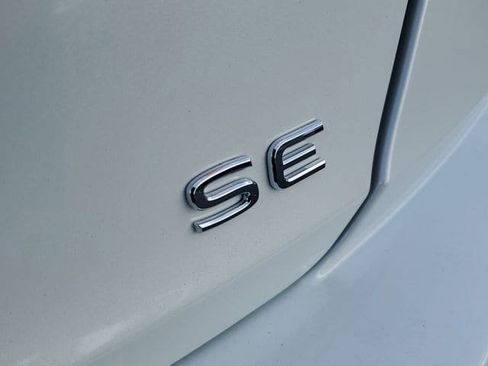 New 2026 Volkswagen Jetta SE FWD image 6