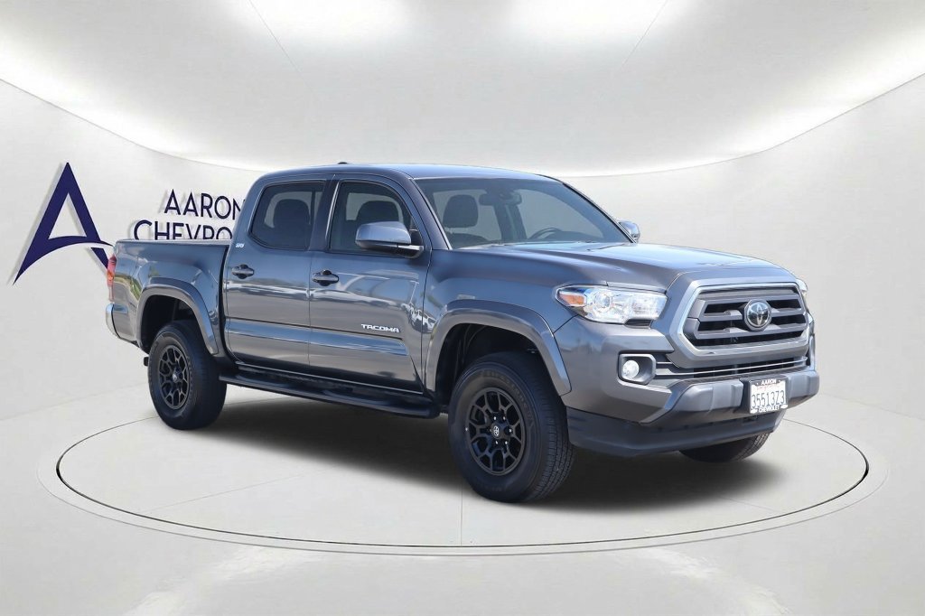 Used 2021 Toyota Tacoma SR5 RWD image 3