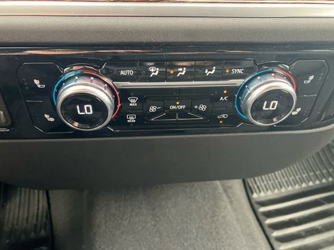 New 2026 GMC Sierra 1500 SLE image 28